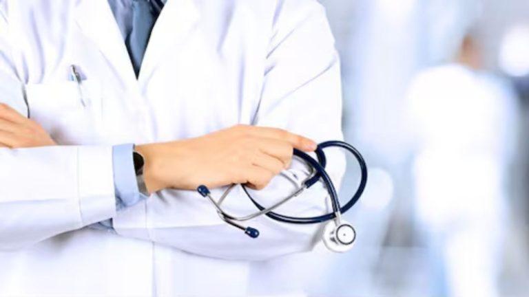 10वीं के बाद डॉक्टर बनने का मौका, केंद्रीय संस्कृत विश्वविद्यालय ने लॉन्च किया 7.5 साल का खास BAMS कोर्स