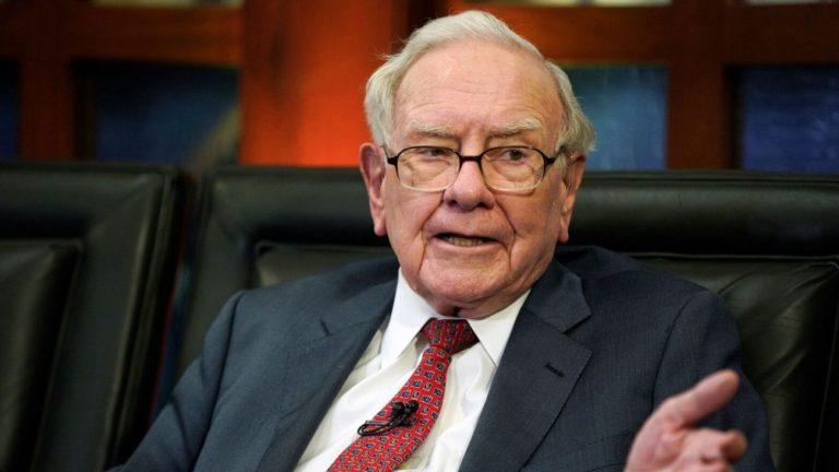 Berkshire Hathaway में 60 साल बाद नेतृत्व परिवर्तन, नए CEO ग्रेग एबेल की सैलरी वॉरेन बफेट से 250 गुना ज्यादा