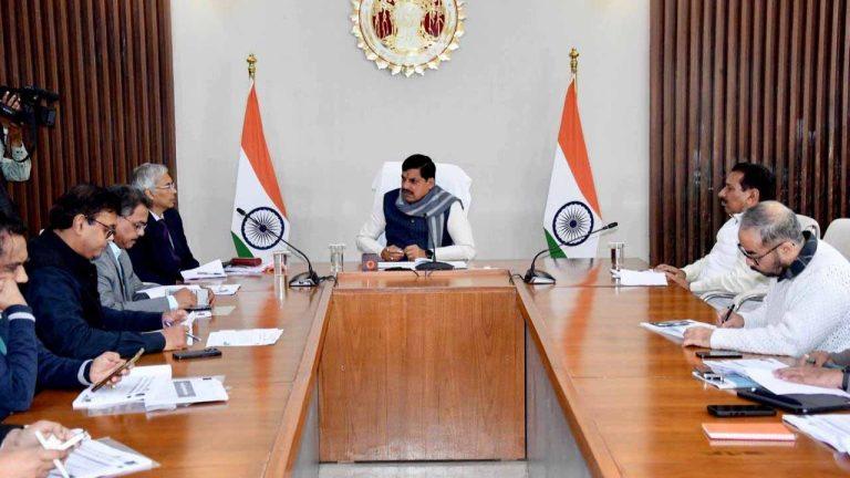 सीएम डॉ मोहन यादव ने अधिकारियों को दिए निर्देश, कहा- किसानों का जीवन संवारना हमारा कर्तव्य