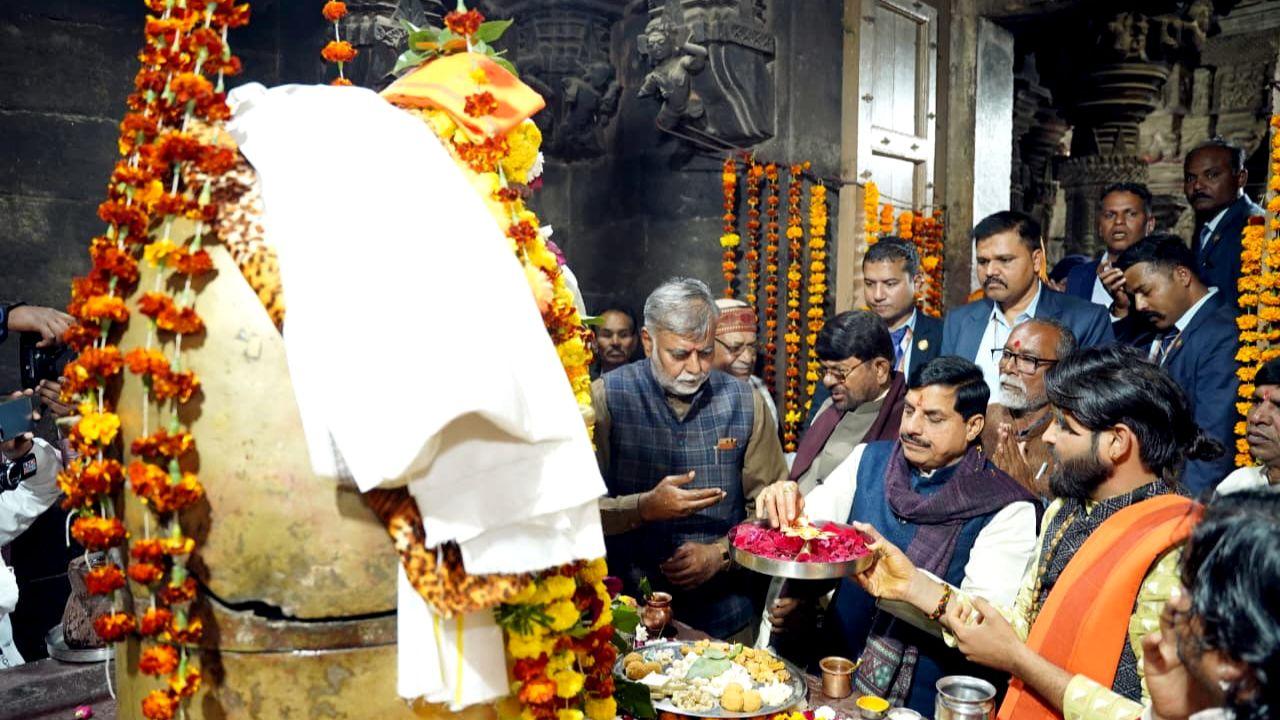 सोमनाथ स्वाभिमान पर्व: सीएम डॉ मोहन यादव ने विदिशा के नीलकंठेश्वर महादेव मंदिर में की पूजा, PM Modi को दी बधाई