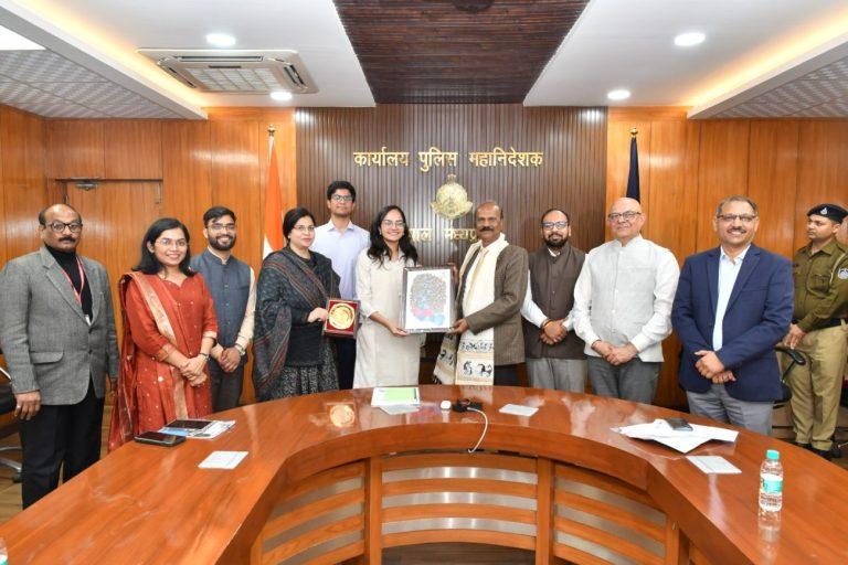 भारतीय विदेश सेवा के अधिकारियों ने की DGP कैलाश मकवाना से मुलाकात, समझें लोकसेवा के सूत्र