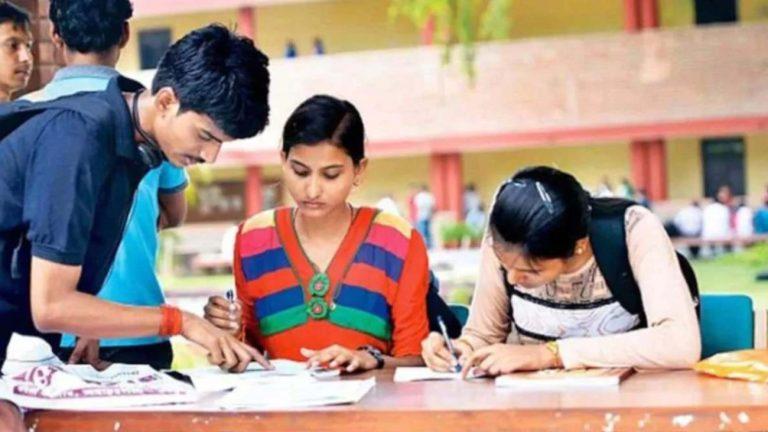 DU ने 6 महीने में दूसरी बार बढ़ाई फीस, अब छात्रों को देने होंगे ₹4,100, पढ़ें यह खबर