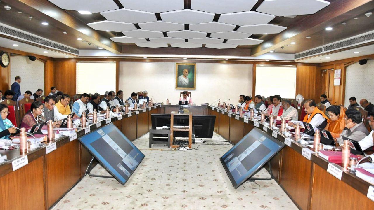 मोहन कैबिनेट के बड़े फैसले: सवा लाख शिक्षकों को चौथे वेतनमान की सौगात, उज्जैन को ₹1133 करोड़ की जल योजना