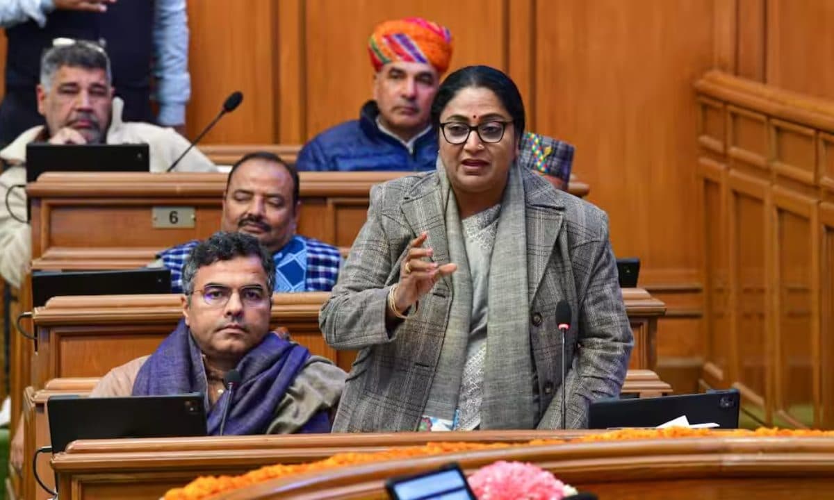 दिल्ली विधानसभा का शीतकालीन सत्र: सदन में भावुक हुईं मुख्यमंत्री रेखा गुप्ता, AAP पर लगाए गंभीर आरोप