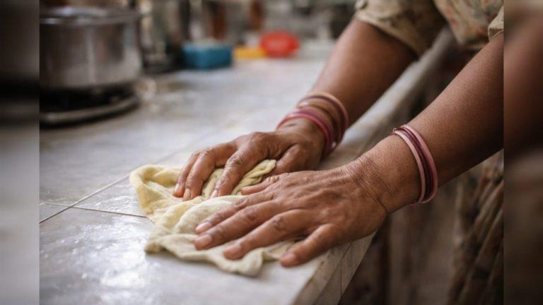 घरेलू कामगारों के न्यूनतम वेतन पर सुप्रीम कोर्ट की चिंता, CJI बोले- ‘नौकरियां खत्म हो सकती हैं’