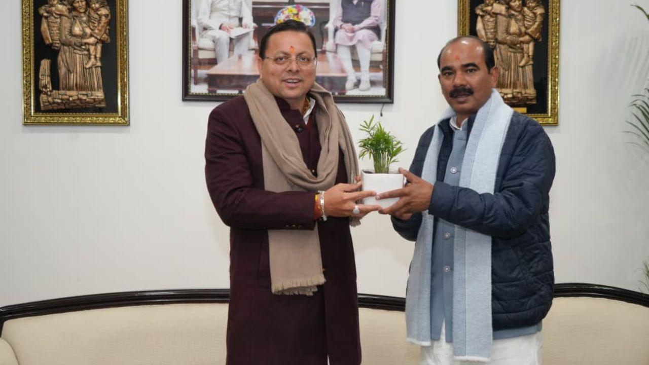 धामी सरकार की ‘जनता के द्वार’ मुहिम: 452 कैंपों से 3.56 लाख लोगों को मिला सीधा लाभ, मौके पर हो रहा समाधान