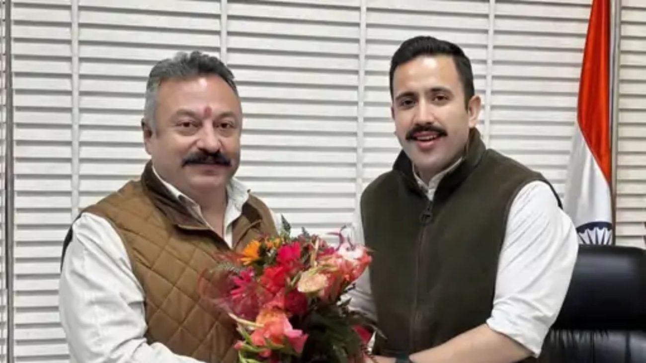 हिमाचल कैबिनेट में मंत्री-अफसर विवाद पर दरार, विक्रमादित्य को मिला रोहित ठाकुर का साथ, CM सुक्खू बोले- ‘कोई मतभेद नहीं’