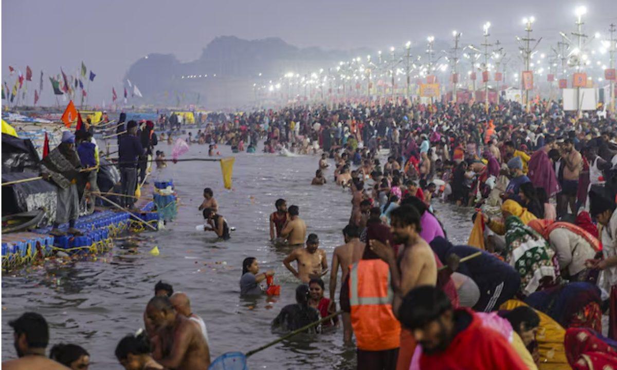 प्रयागराज माघ मेला 2026: बसंत पंचमी पर उमड़ा आस्था का सैलाब, त्रिवेणी संगम में 3.56 करोड़ श्रद्धालुओं ने लगाई डुबकी