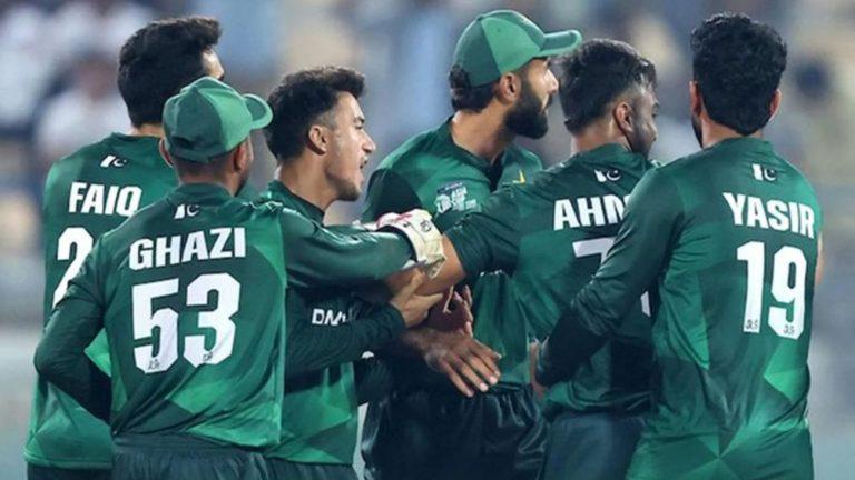 T20 World Cup 2026: बांग्लादेश के समर्थन में काली पट्टी बांधकर उतर सकता है पाकिस्तान, ICC नियमों के उल्लंघन पर होगी कार्रवाई