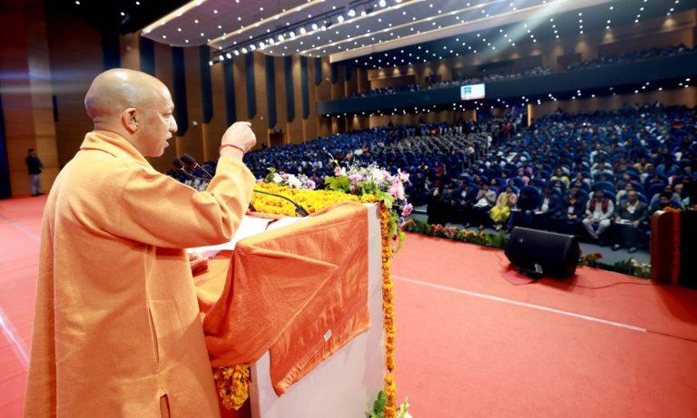 मुख्यमंत्री योगी का बड़ा तोहफा, 18 लाख से ज्यादा छात्र-छात्राओं के बैंक खातों में ट्रांसफर की छात्रवृत्ति