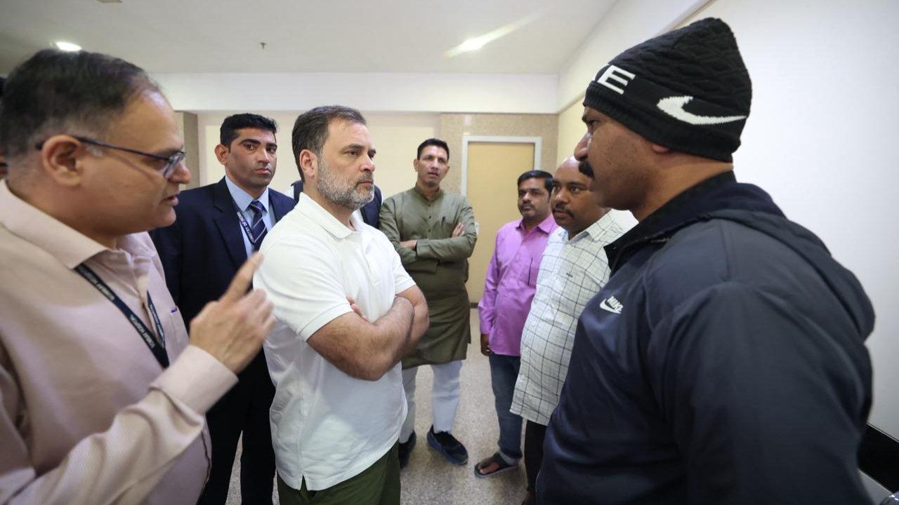 राहुल गांधी ने इंदौर के भागीरथपुरा में पीड़ित परिवारों से की मुलाकात, बीजेपी सरकार पर निशाना, कहा- ये नए मॉडल का स्मार्ट सिटी है, जहां पीने का साफ पानी तक नहीं