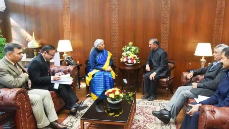 CM सुक्खू ने वित्त मंत्री सीतारमण से मांगा हिमाचल के लिए विशेष पैकेज, ₹10,000 करोड़ के अनुदान की अपील
