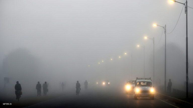 MP Weather: मध्य प्रदेश के 13 जिलों में घने कोहरे का अलर्ट, आने वाले दिनों में फिर बदलेगा मौसम का मिजाज