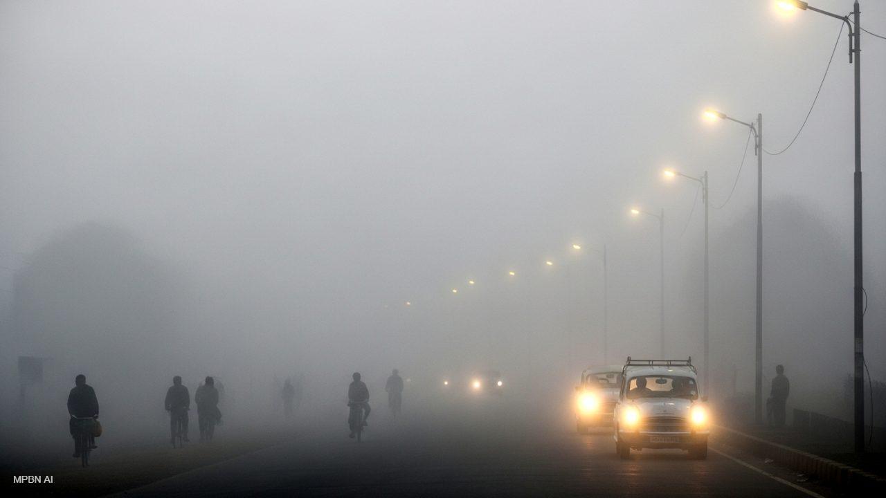 MP Weather: मध्य प्रदेश के 13 जिलों में घने कोहरे का अलर्ट, आने वाले दिनों में फिर बदलेगा मौसम का मिजाज