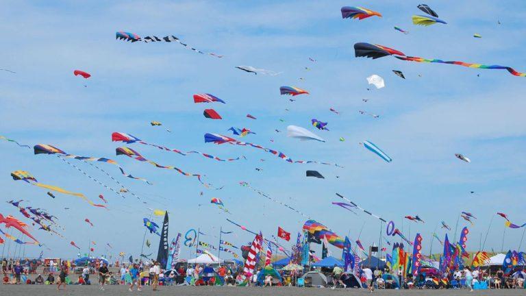 Kite Festival 2026 : 14 जनवरी की राजस्थान में दिखेगा लोक संस्कृति, पतंगबाज़ी और आतिशबाज़ी का अनूठा संगम