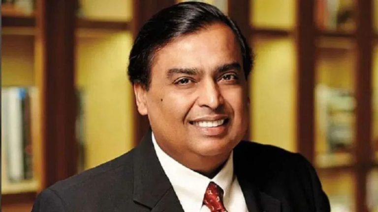 रिलायंस का गुजरात में ₹7 लाख करोड़ का निवेश, मुकेश अंबानी बोले- जियो लॉन्च करेगा AI प्लेटफॉर्म, जामनगर में बनेगा सबसे बड़ा डेटा सेंटर