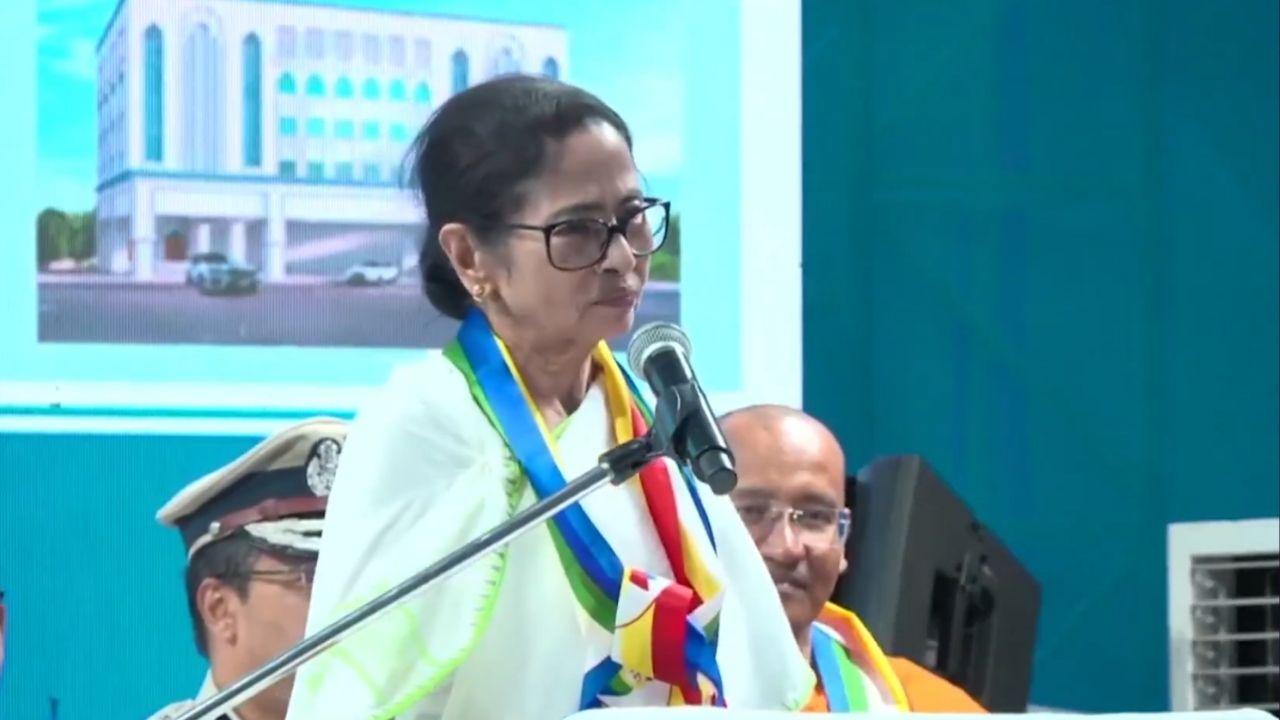 कोलकाता में ममता बनर्जी ने किया कई विकास परियोजनाओं का उद्घाटन, SIR पर भी दिया बड़ा बयान, जानें क्या कहा?