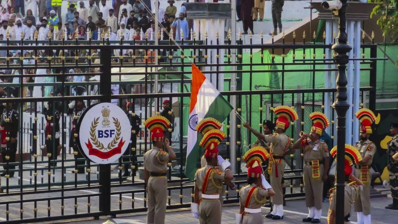 अटारी-वाघा बॉर्डर पर बीटिंग रिट्रीट सेरेमनी का समय बदला, BSF ने लागू किया नया शेड्यूल, पर्यटकों से की खास अपील