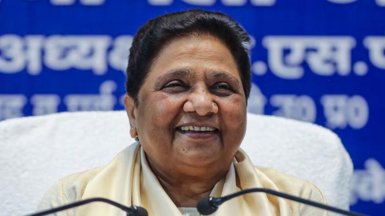 कांशीराम जयंती से पहले मायावती का अखिलेश यादव पर बड़ा हमला, कहा- ‘सपा ने कांशीराम नगर और संत रविदास नगर का नाम बदला’