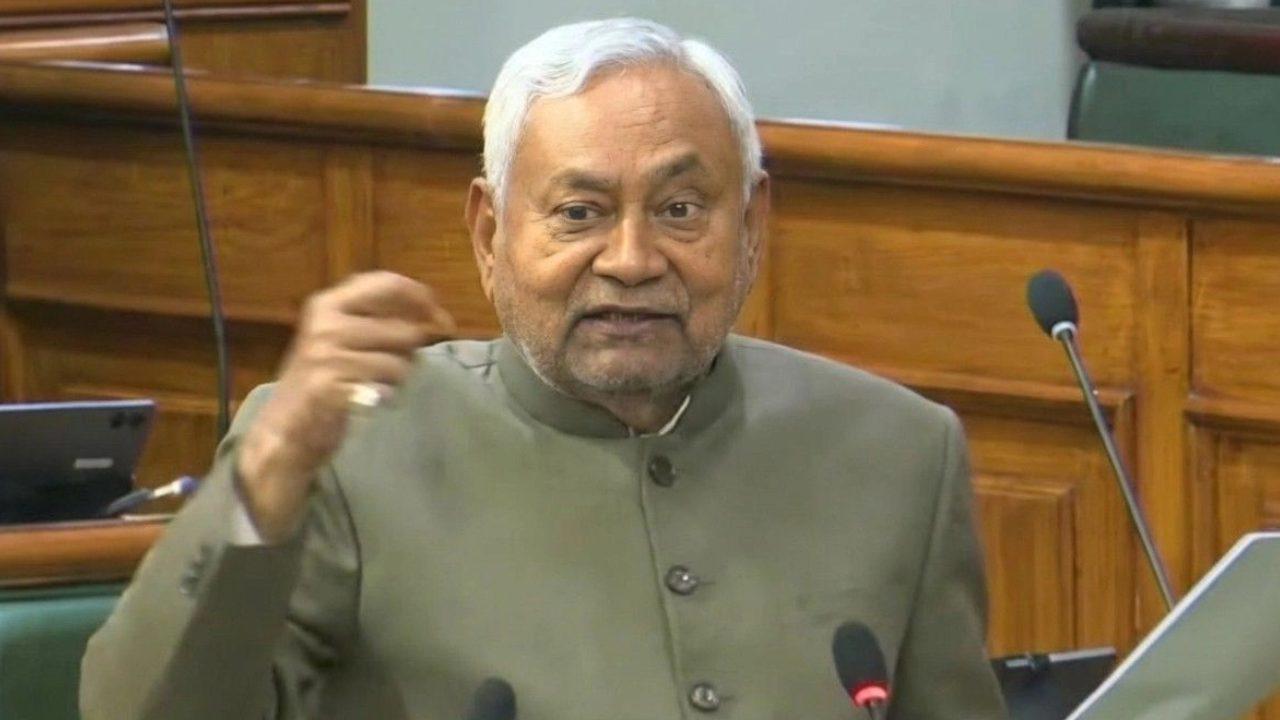 विधान परिषद में विपक्ष के शोरगुल पर फूटा नीतीश कुमार का गुस्सा, राबड़ी देवी पर की आपत्तिजनक टिप्पणी