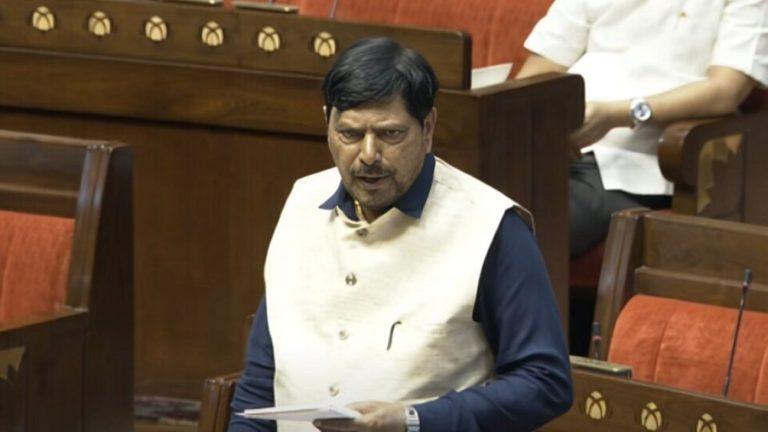 मजाकिया अंदाज में रामदास अठावले ने UPA पर कसा तंज, बोले – ‘मंत्री बना देते तो मैं इधर नहीं आता’