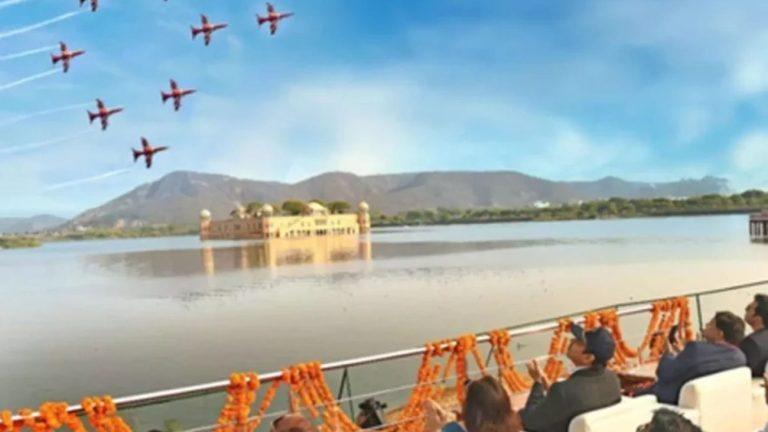 जयपुर के जल महल पर भारतीय वायु सेना का हैरतअंगेज एयर शो, सूर्य किरण और सारंग टीम के करतब देख रोमांचित हुए हजारों लोग