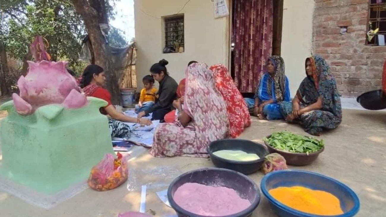मध्य प्रदेश के सागर में होली से पहले आजीविका मिशन दीदियां बना रहीं हर्बल गुलाल, जानें कैसे फूलों और सब्जियों से हो रही कमाई
