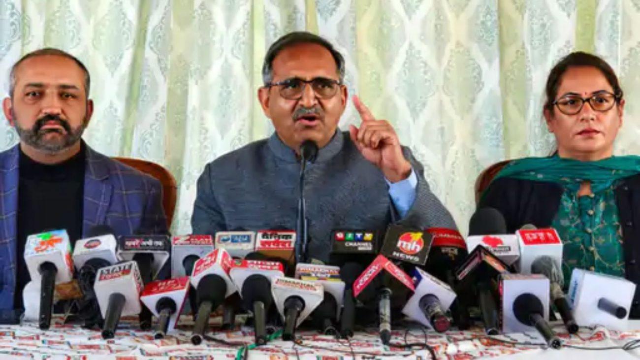 हिमाचल में BJP विधायक रणधीर शर्मा ने CM सुक्खू पर लगाए गंभीर आरोप, RDG और AI समिट मामले में मुख्यमंत्री ऑफिस की भूमिका की जांच की मांग