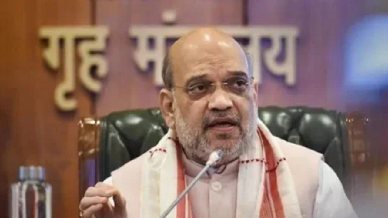 छत्तीसगढ़ दौरे पर पहुंचे गृहमंत्री अमित शाह, 2026 की डेडलाइन से पहले नक्सलवाद पर करेंगे हाई लेवल समीक्षा बैठक