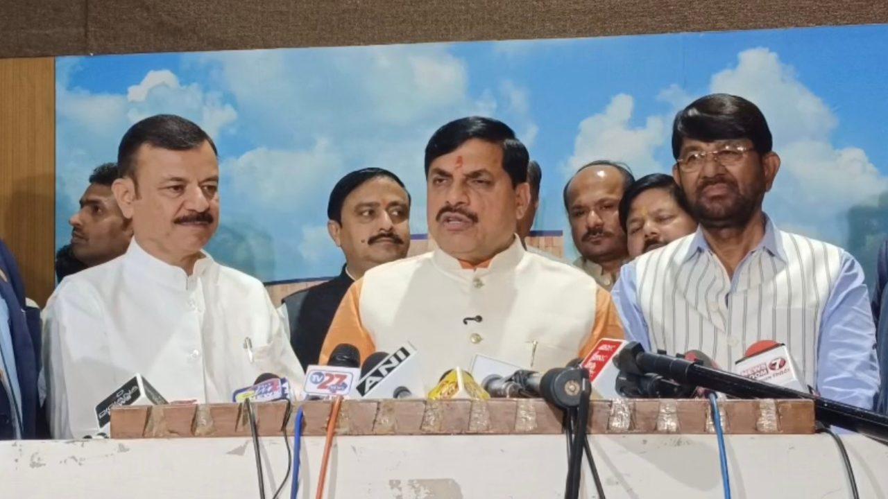 सीएम डॉ. मोहन यादव ने कहा ” हम 365 दिन किसानों के लिए काम कर रहे हैं”, राहुल गांधी पर निशाना, बोले- मध्यप्रदेश की जनता से मांगें माफी