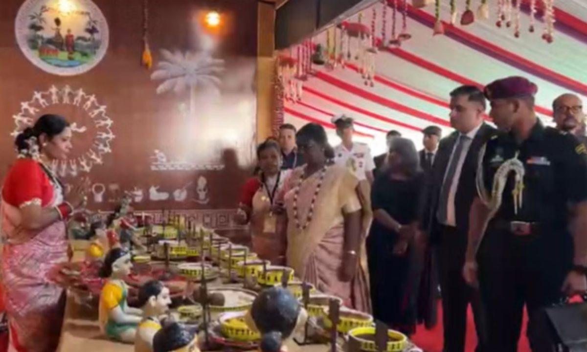 छत्तीसगढ़ दौरे पर राष्ट्रपति मुर्मू, जगदलपुर में ‘बस्तर पंडुम’ का किया शुभारंभ, सीएम साय ने 2026 तक नक्सलवाद खत्म करने का लक्ष्य बताया