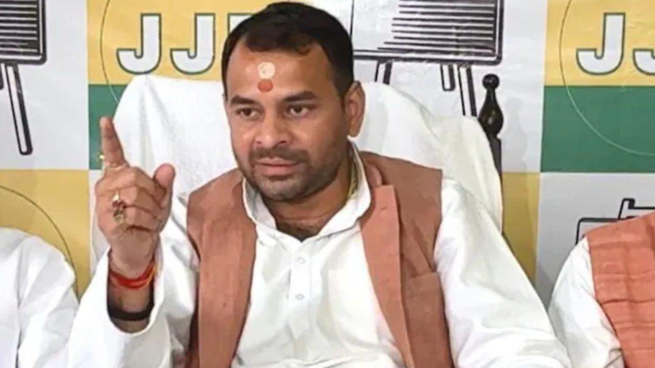 ‘मेरे पिता के रहमो-करम पर..’ तेज प्रताप यादव ने RJD एमएलसी सुनील सिंह पर बोला हमला, बहन रोहिणी आचार्य के अपमान का लगाया आरोप
