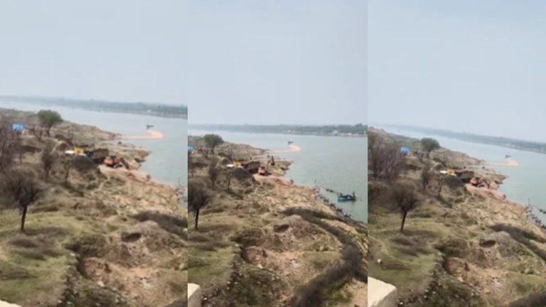 छतरपुर के रामपुर घाट पर धड़ल्ले से चल रहा अवैध रेत खनन, खनिज अधिकारी पर लगा संरक्षण देने का गंभीर आरोप