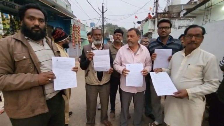 SIR में गड़बड़ी, जिंदा व्यक्तियों को बता दिया मृत, एक वार्ड में 37 लोगों के नाम कटने से मचा हड़कंप