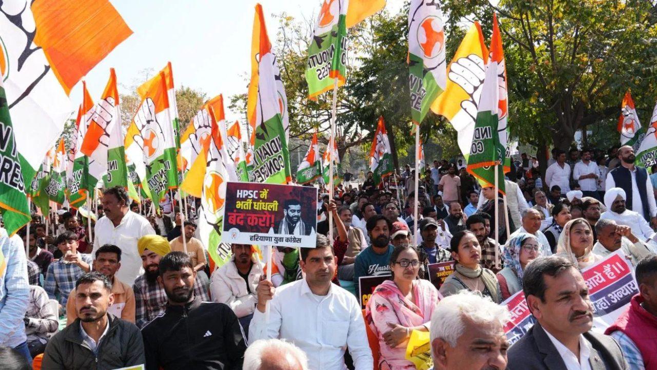HPSC भर्ती नीतियों के खिलाफ कांग्रेस का विरोध प्रदर्शन, पुलिस और प्रदर्शनकारियों के बीच झड़प, जमकर की नारेबाजी
