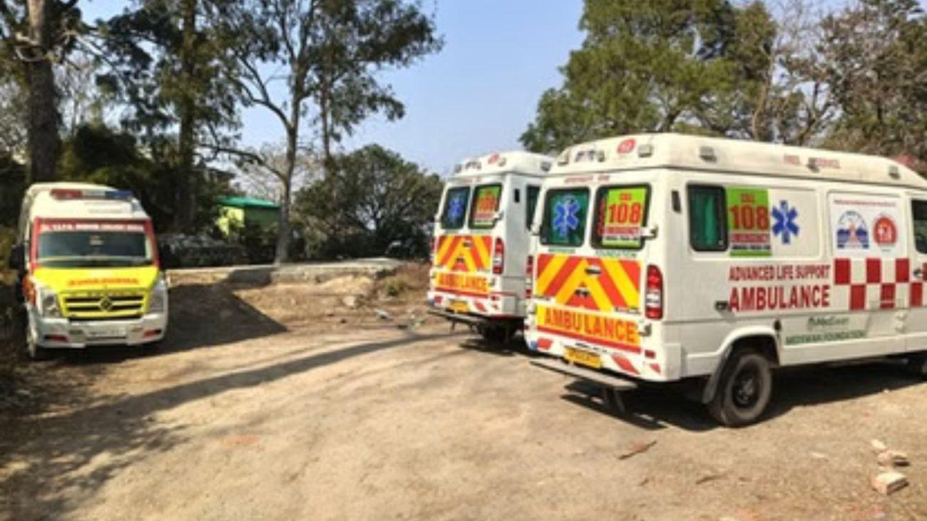 हिमाचल प्रदेश सिरमौर में 108 और 102 एंबुलेंस कर्मचारियों की हड़ताल जारी, न्यूनतम वेतन और कोर्ट आदेश लागू करने की मांग