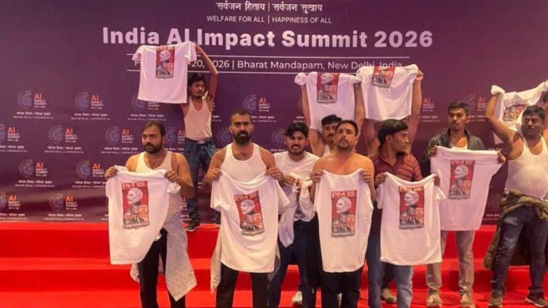 भारत मंडपम में AI समिट के दौरान यूथ कांग्रेस का शर्ट उतारकर प्रदर्शन, ट्रेड डील का जताया विरोध, पुलिस की हिरासत में 5 लोग