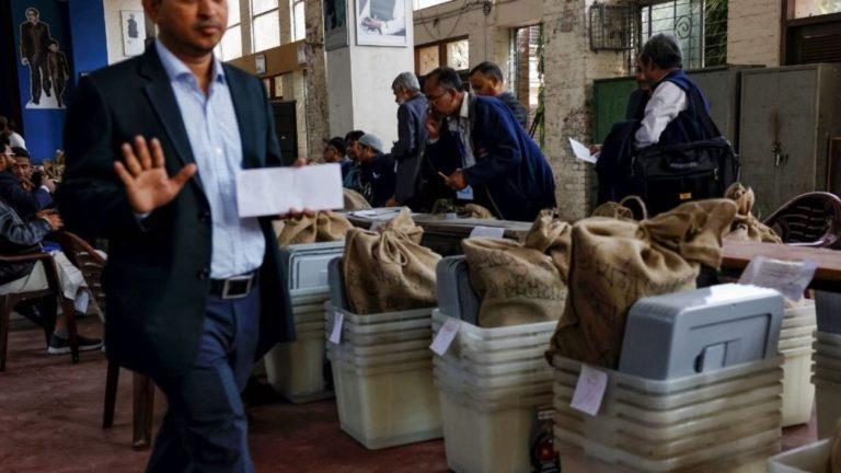 बांग्लादेश में आज 300 सीटों पर आम चुनाव, अवामी लीग के बिना 12.76 करोड़ वोटर डाल रहे वोट, 1981 उम्मीदवार मैदान में