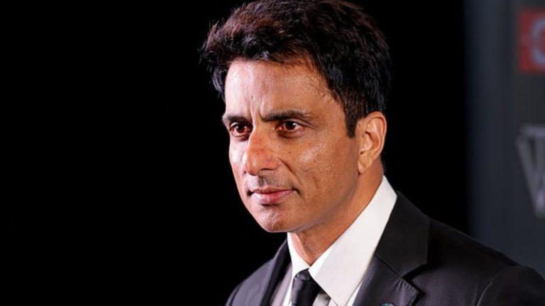 US-Iran जंग के बीच मुसीबत में फंसे लोगों के मसीहा बने सोनू सूद, फ्री में दी रहने की जगह