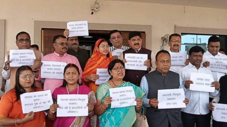 झारखंड विधानसभा में BJP का हंगामा, नवीन जायसवाल ने कानून-व्यवस्था पर हेमंत सोरेन सरकार को घेरा