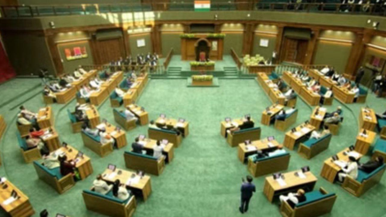 धामी सरकार ने सदन में पेश किया “देवभूमि परिवार विधेयक-2026”, उत्तराखंड में हर परिवार की बनेगी यूनिक ID, घर की सबसे बुज़ुर्ग महिला होगी मुखिया