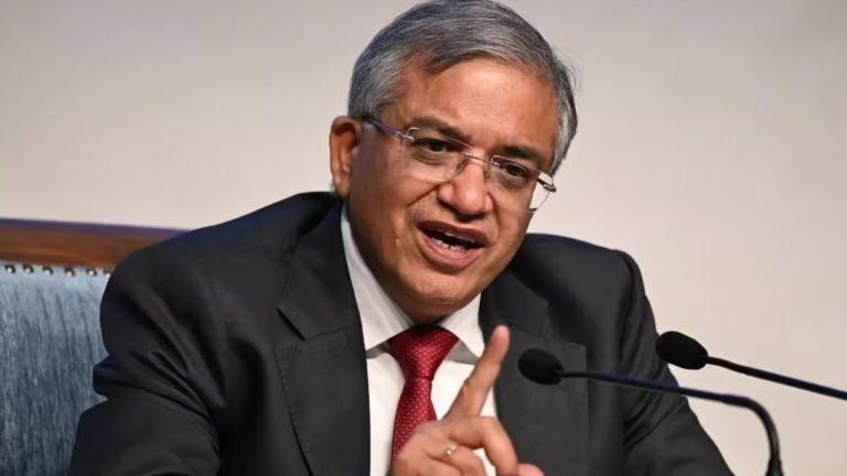 पश्चिम बंगाल में चुनावी तैयारियों की समीक्षा बैठक, CEC ज्ञानेश कुमार ने DGP विनीत गोयल को लगाई कड़ी फटकार, जानें क्या रही वजह