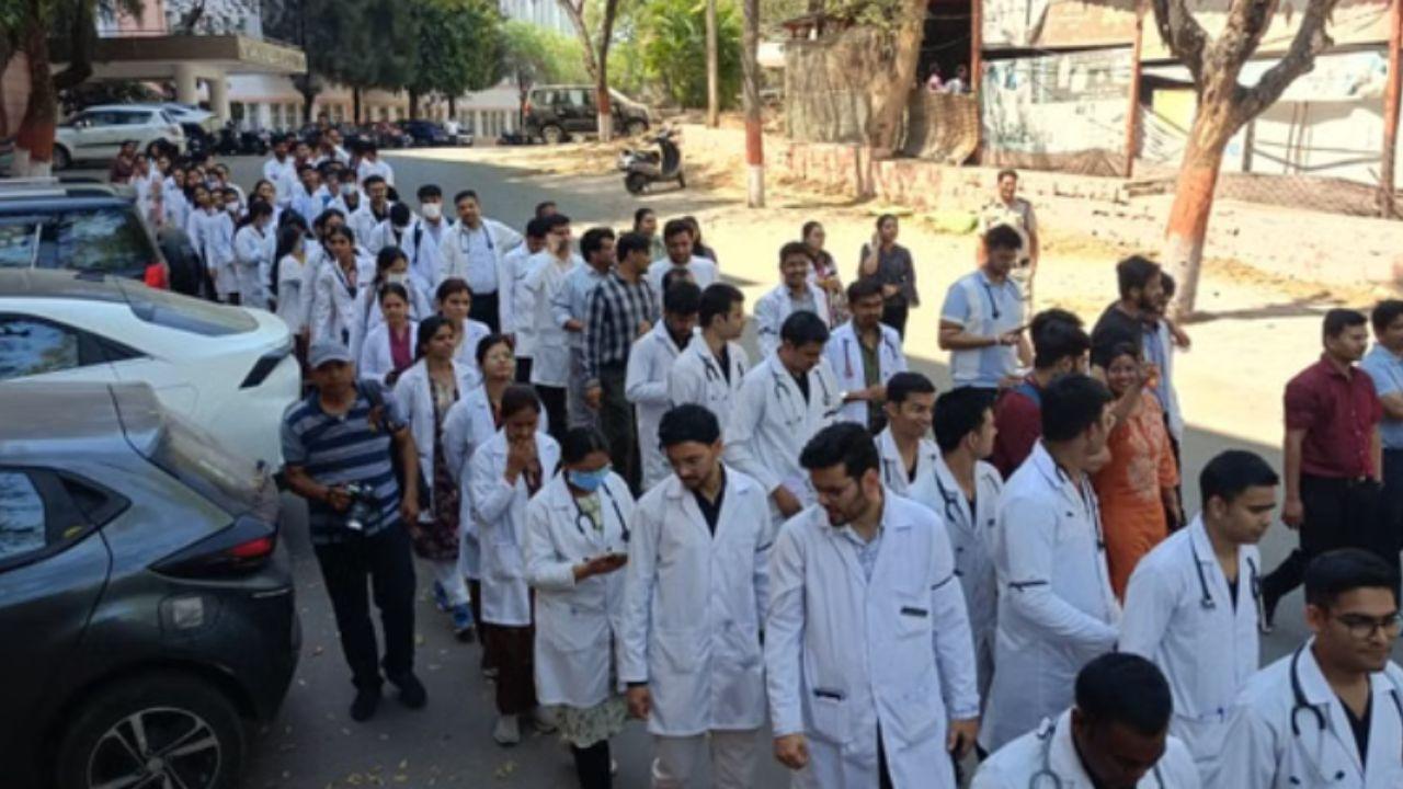 MP में 8 हजार डॉक्टर हड़ताल पर, OPD सेवाएं ठप, मरीजों की बढ़ी मुश्किलें