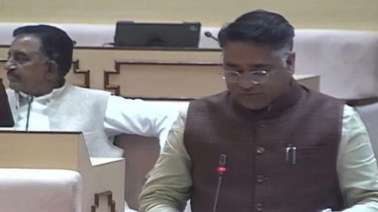 राजस्थान विधानसभा में उठा राशन दुकान आवंटन का मुद्दा, मंत्री सुरेश सिंह रावत और कांग्रेस विधायक के बीच तीखी बहस, दो अहम संशोधन विधेयक भी हुए पेश