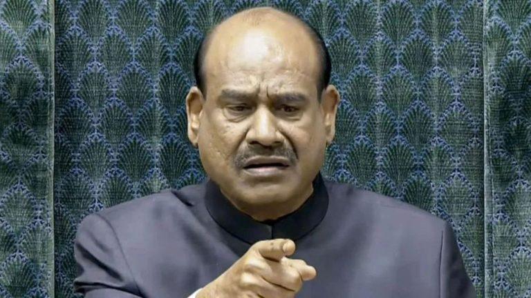 लोकसभा में सोमवार को स्पीकर ओम बिरला को हटाने के प्रस्ताव पर चर्चा, BJP-कांग्रेस ने जारी किया व्हिप