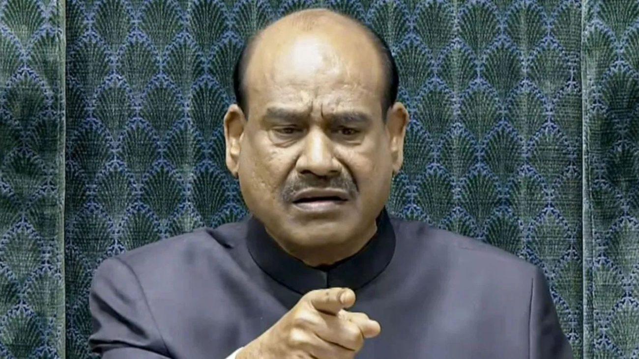 लोकसभा में सोमवार को स्पीकर ओम बिरला को हटाने के प्रस्ताव पर चर्चा, BJP-कांग्रेस ने जारी किया व्हिप