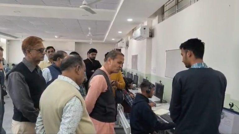 जावद में तकनीकी क्रांति: सरकारी स्कूल के बच्चे बने ‘टेक-स्मार्ट’, AI से रच रहे नया इतिहास, आत्मनिर्भर बनने की दिशा में बढ़ाये कदम