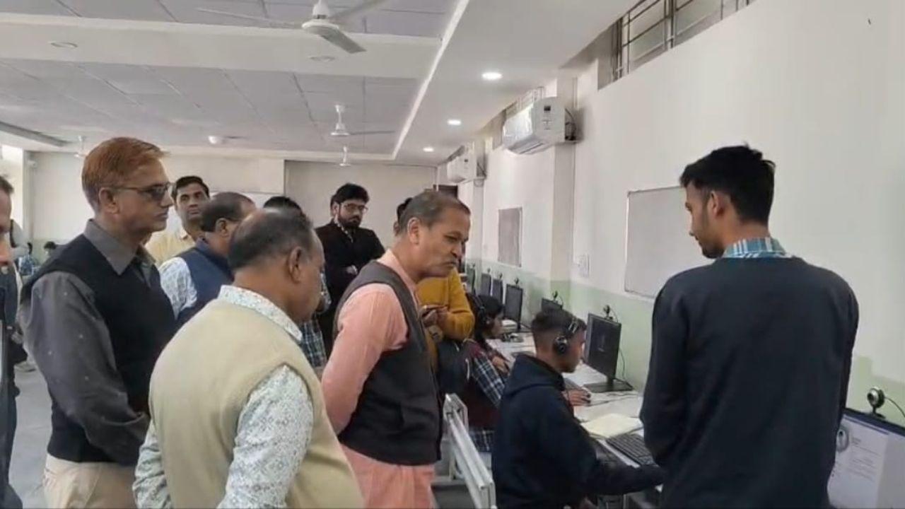 जावद में तकनीकी क्रांति: सरकारी स्कूल के बच्चे बने ‘टेक-स्मार्ट’, AI से रच रहे नया इतिहास, आत्मनिर्भर बनने की दिशा में बढ़ाये कदम