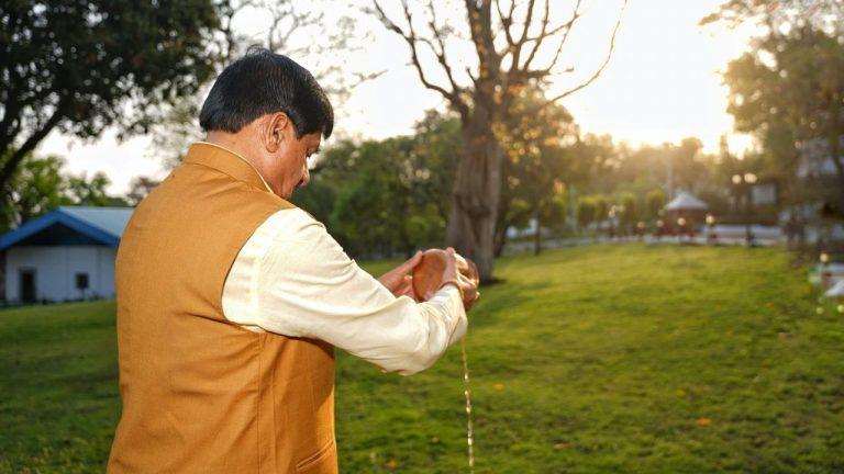 सीएम डॉ. मोहन यादव ने चैत्र शुक्ल प्रतिपदा, हिंदू नववर्ष और गुड़ी पड़वा की शुभकामनाएं दी, सूर्य को अर्घ्य देकर नव संवत्सर की शुरुआत