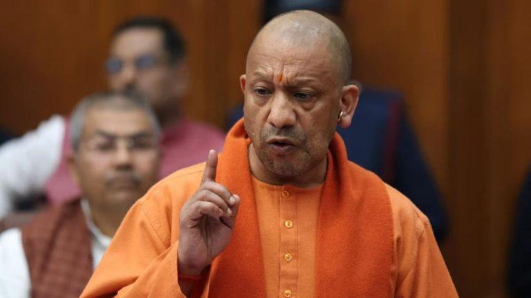 उत्तर प्रदेश में LPG सिलेंडर की कालाबाजारी पर CM योगी सख्त, जमाखोरी करने वालों पर FIR दर्ज करने का दिया निर्देश